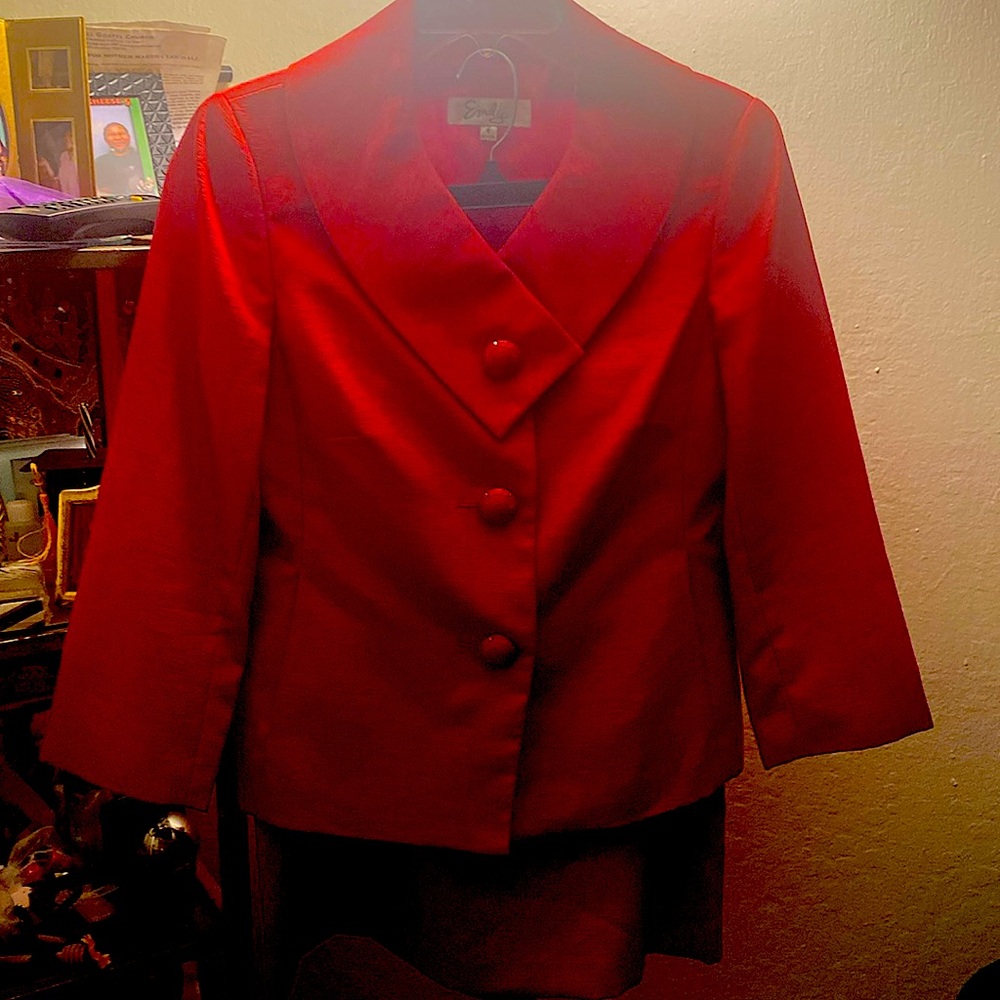 Women’s 2pc skirt and jacket
